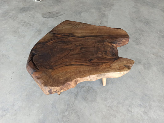 Rustieke handgemaakte houten salontafel - Unieke walnoot - Uniek ontwerp - Houten bijzettafel - Rustiek meubilair (WG-013)