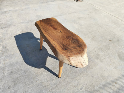Rustieke handgemaakte houten salontafel - Unieke walnoot (WG-1020)