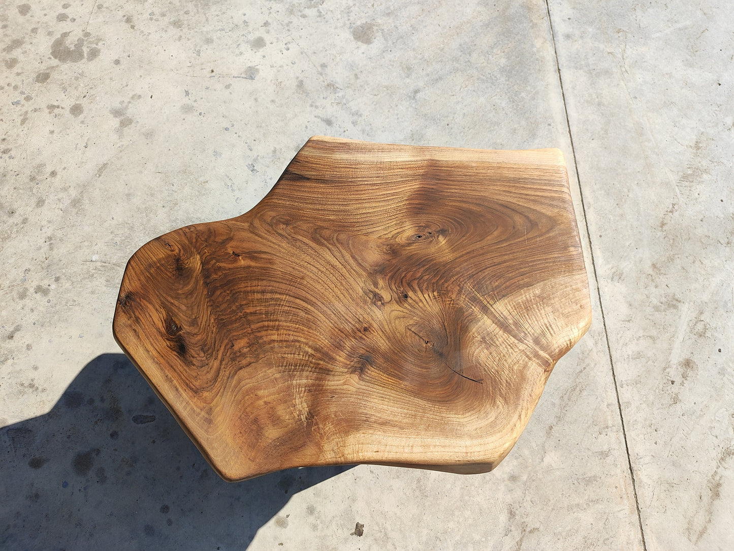 Rustieke handgemaakte houten salontafel - Unieke walnoot (WG-1024)