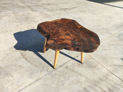 Rustieke handgemaakte houten salontafel - Unieke walnoot (WG-1033)