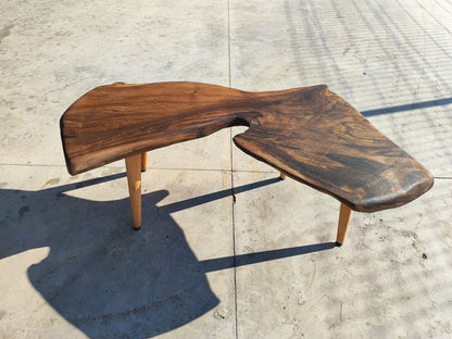 Rustieke handgemaakte houten salontafel - Unieke walnoot (WG-1034)