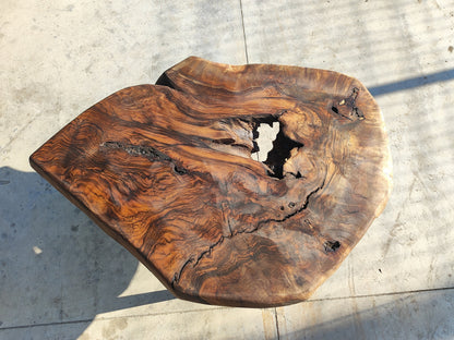 Rustieke handgemaakte houten salontafel - Unieke walnoot (WG-1038)