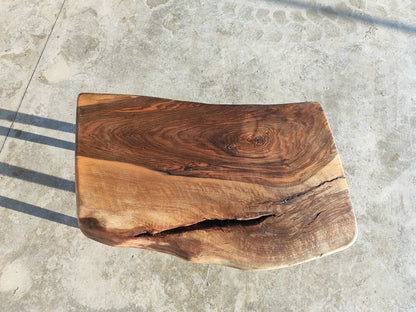 Rustieke handgemaakte houten salontafel - Unieke walnoot (WG-1059)