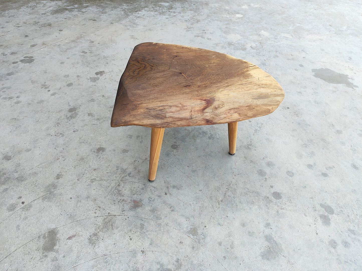 Rustieke handgemaakte houten salontafel - Unieke walnoot (WG-1063)