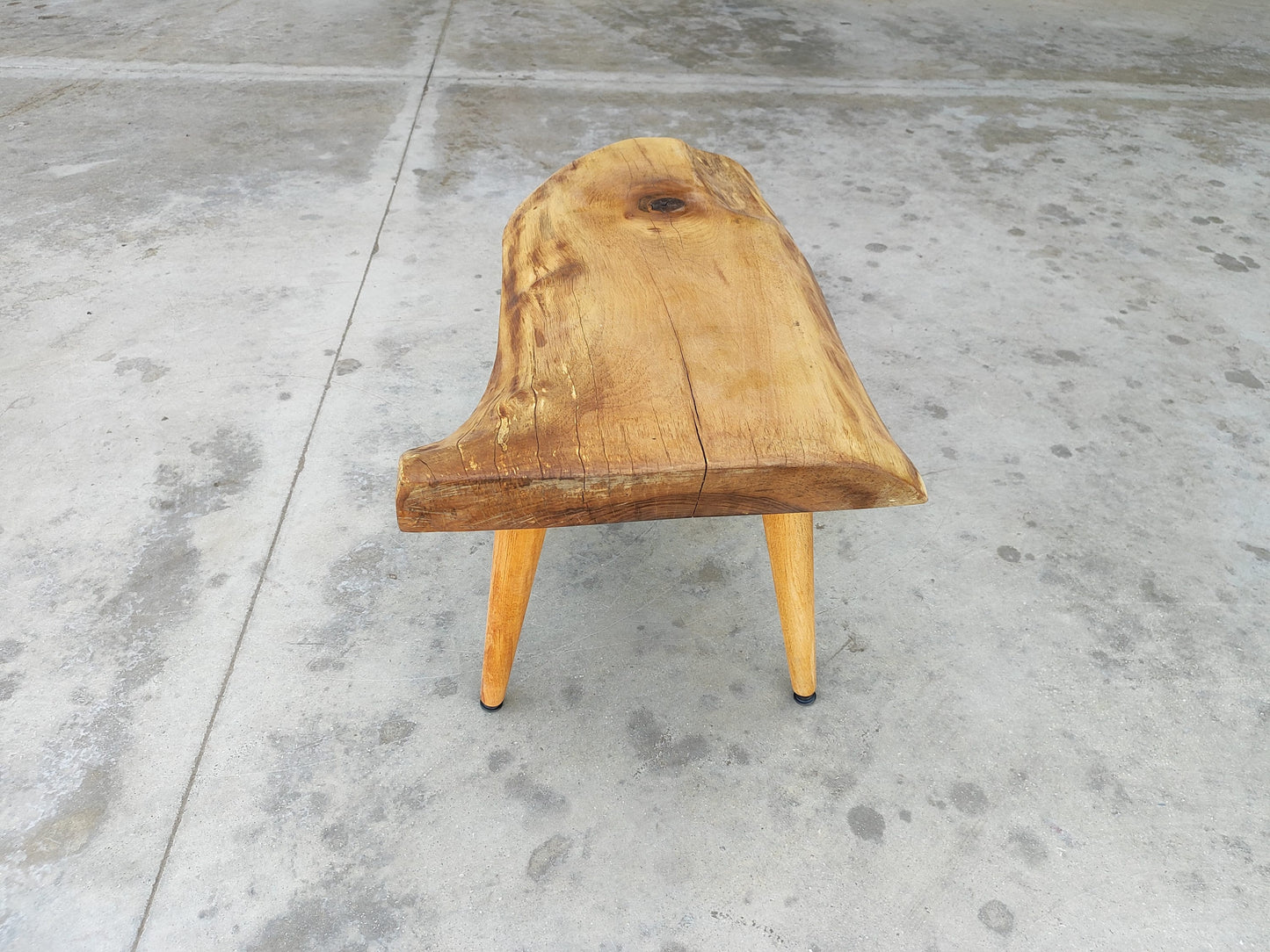 Rustieke handgemaakte houten salontafel - Unieke walnoot (WG-1068)