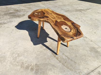 Rustieke handgemaakte houten salontafel - Unieke walnoot (WG-1026)