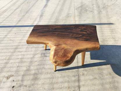 Rustieke handgemaakte houten salontafel - Unieke walnoot (WG-1039)