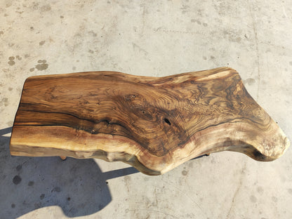Rustieke handgemaakte houten salontafel - Unieke walnoot (WG-1041)