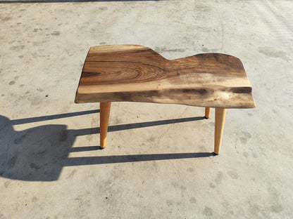 Rustieke handgemaakte houten salontafel - Unieke walnoot (WG-1042)