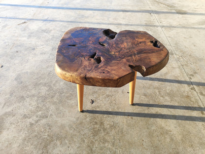 Rustieke handgemaakte houten salontafel - Unieke walnoot (WG-1060)