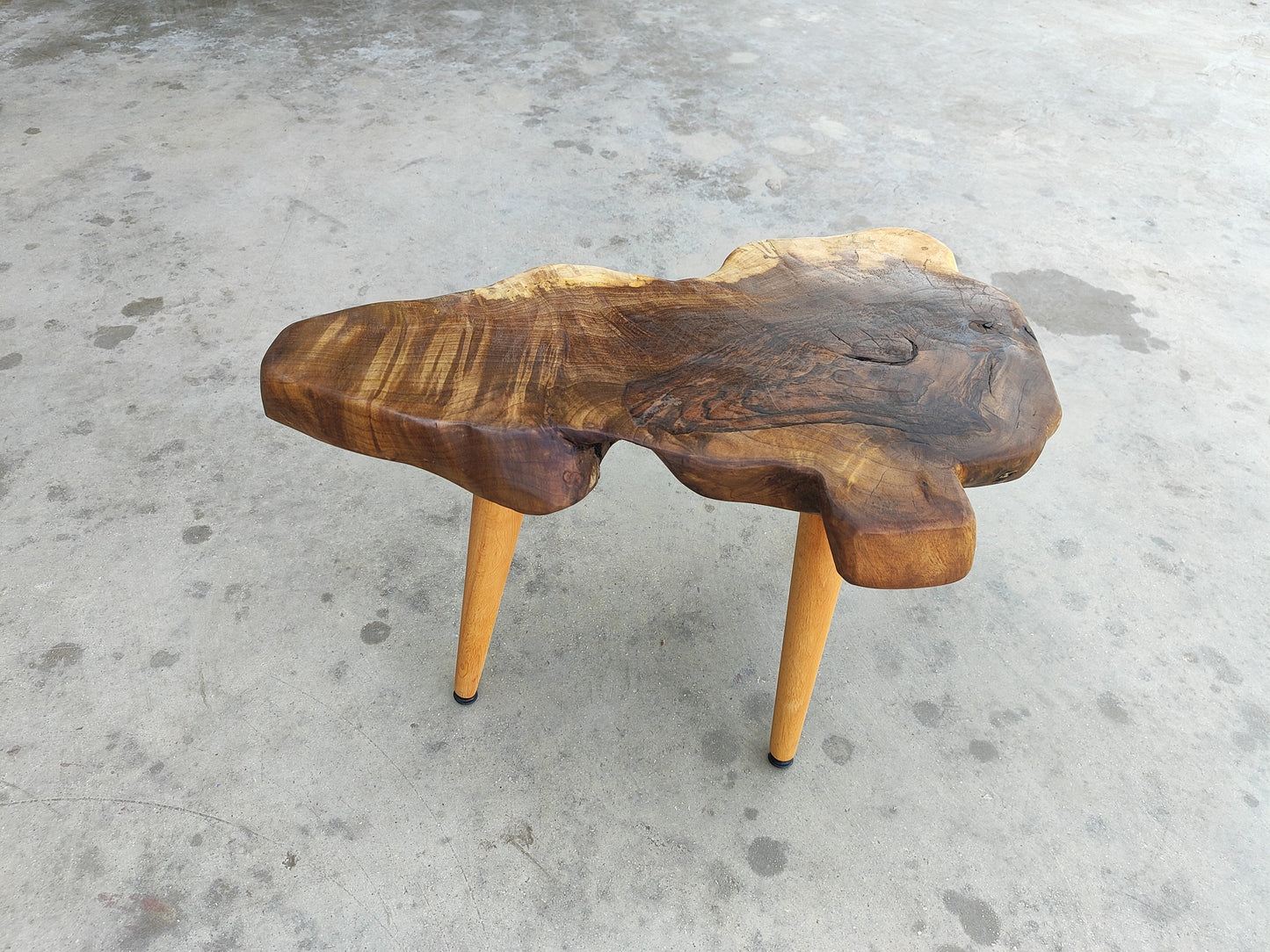 Rustieke handgemaakte houten salontafel - Unieke walnoot (WG-1073)