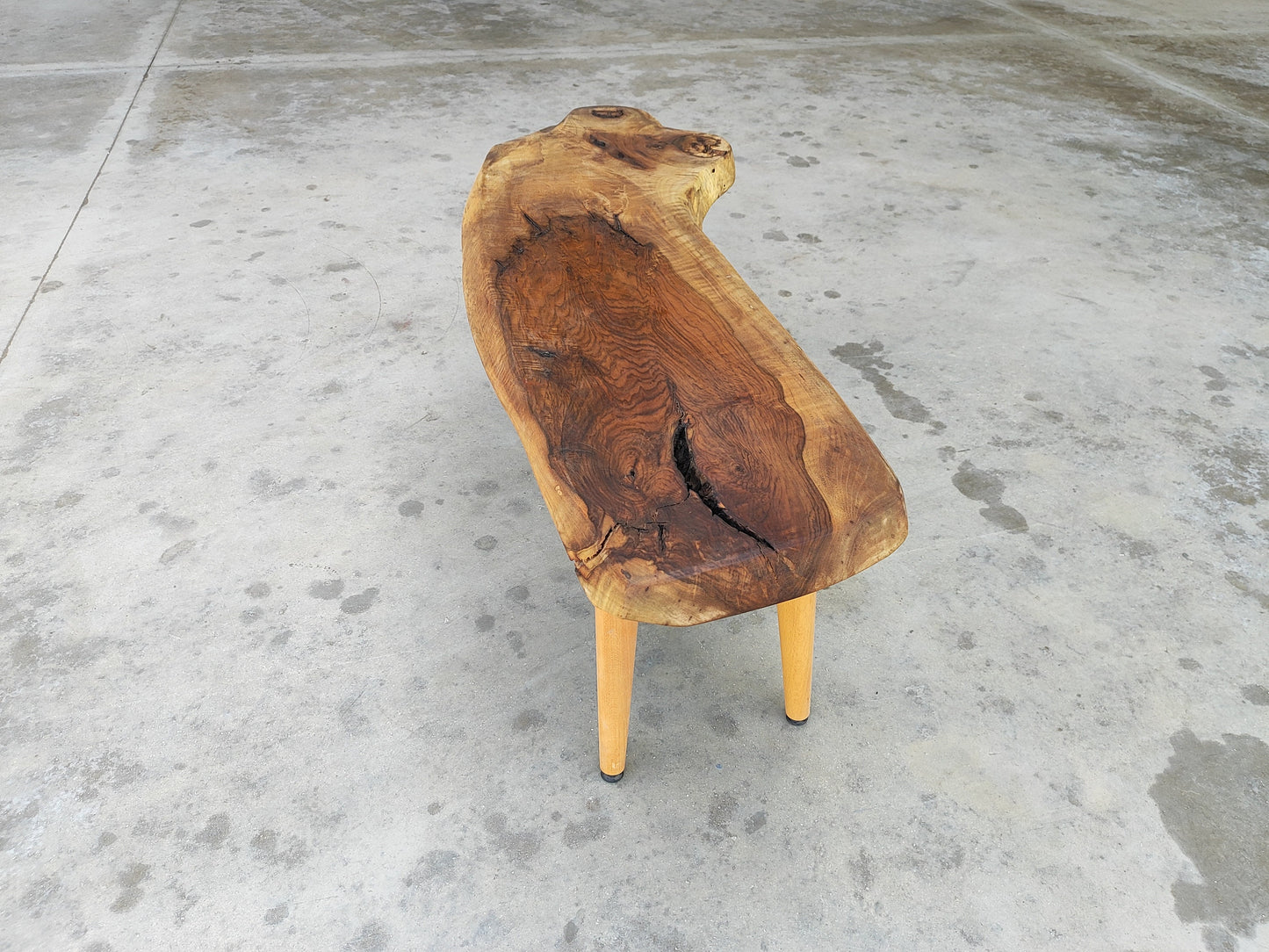 Rustieke handgemaakte houten salontafel - Unieke walnoot (WG-1075)