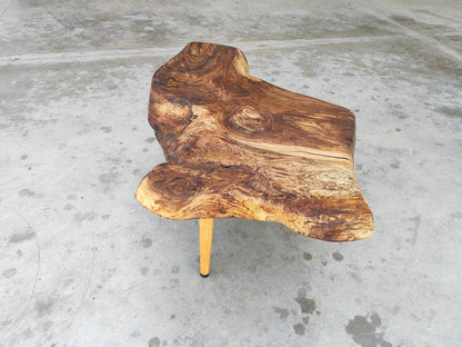 Rustieke handgemaakte houten salontafel - Unieke walnoot (WG-1080)