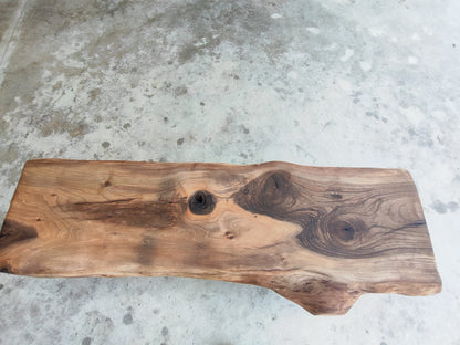Rustieke handgemaakte houten salontafel - Unieke walnoot (WG-1093)