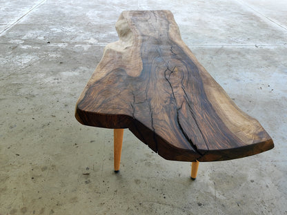 Rustieke handgemaakte houten salontafel - Unieke walnoot (WG-1110)