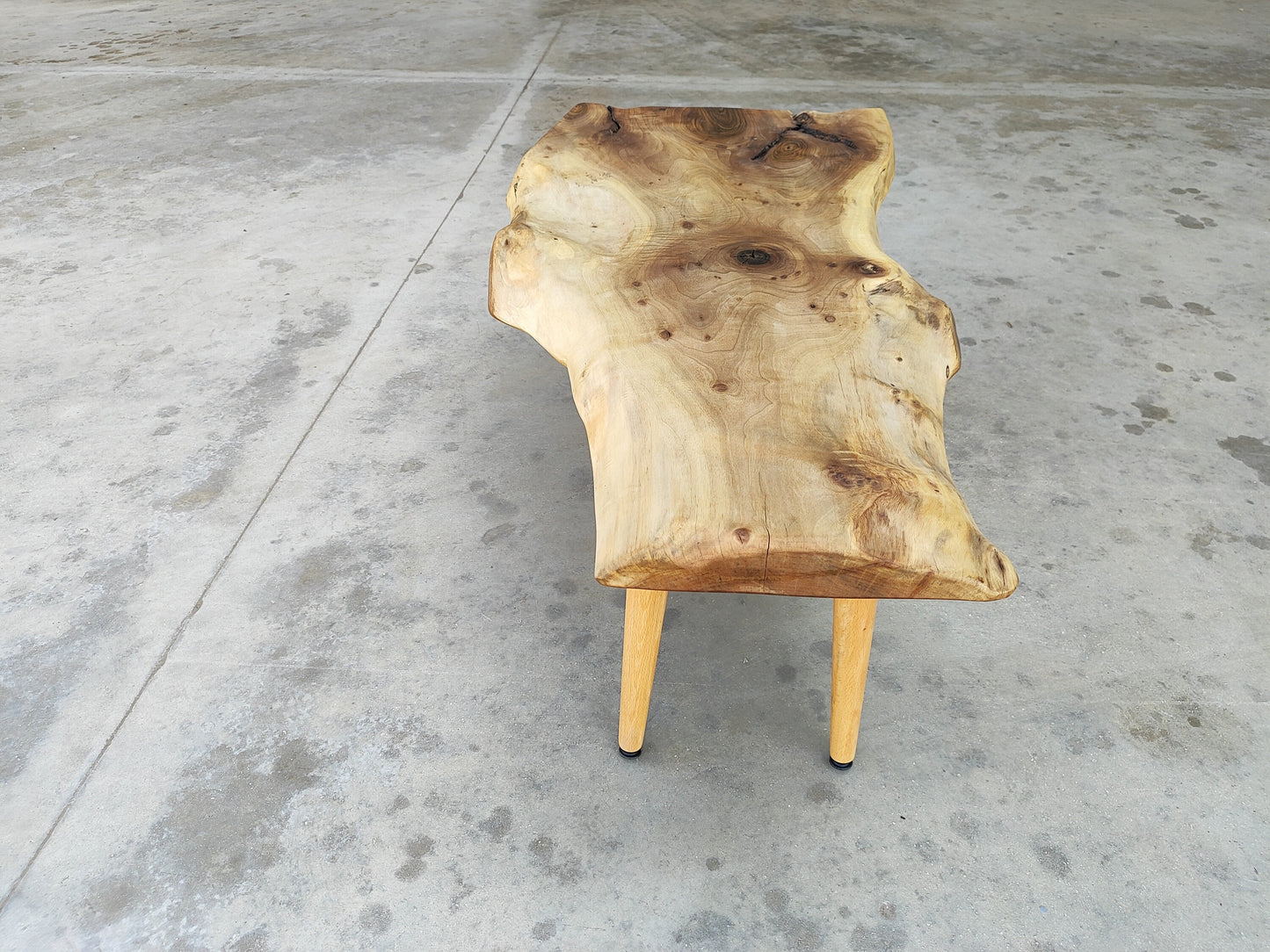 Rustieke handgemaakte houten salontafel - Unieke walnoot (WG-1085)