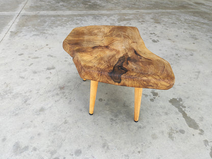 Rustieke handgemaakte houten salontafel - Unieke walnoot (WG-1086)