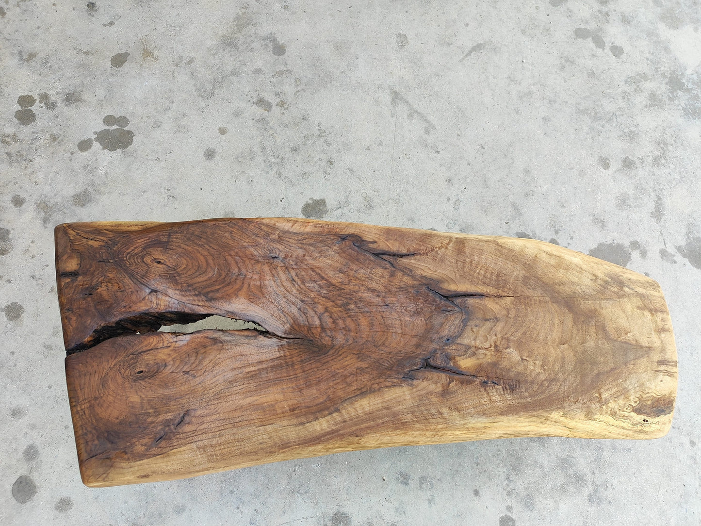 Rustieke handgemaakte houten salontafel - Unieke walnoot (WG-1094)