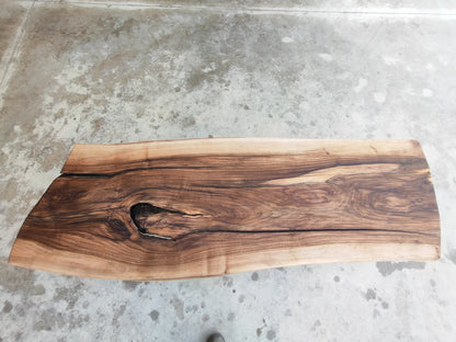 Rustieke handgemaakte houten salontafel - Unieke walnoot (WG-1105)