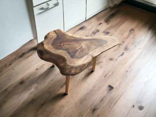 Rustieke handgemaakte houten salontafel - Unieke walnoot - Uniek ontwerp - Houten bijzettafel - Rustiek meubilair (WG-1016)